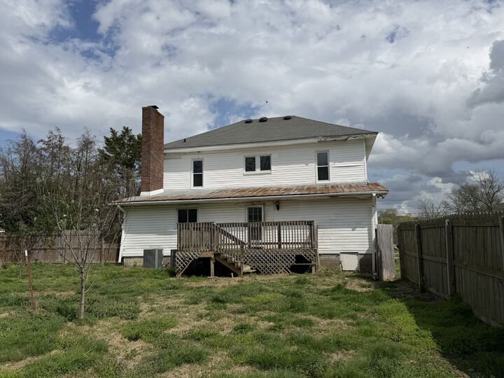 Property Photo:  210 S Mulberry St  TN 37047 