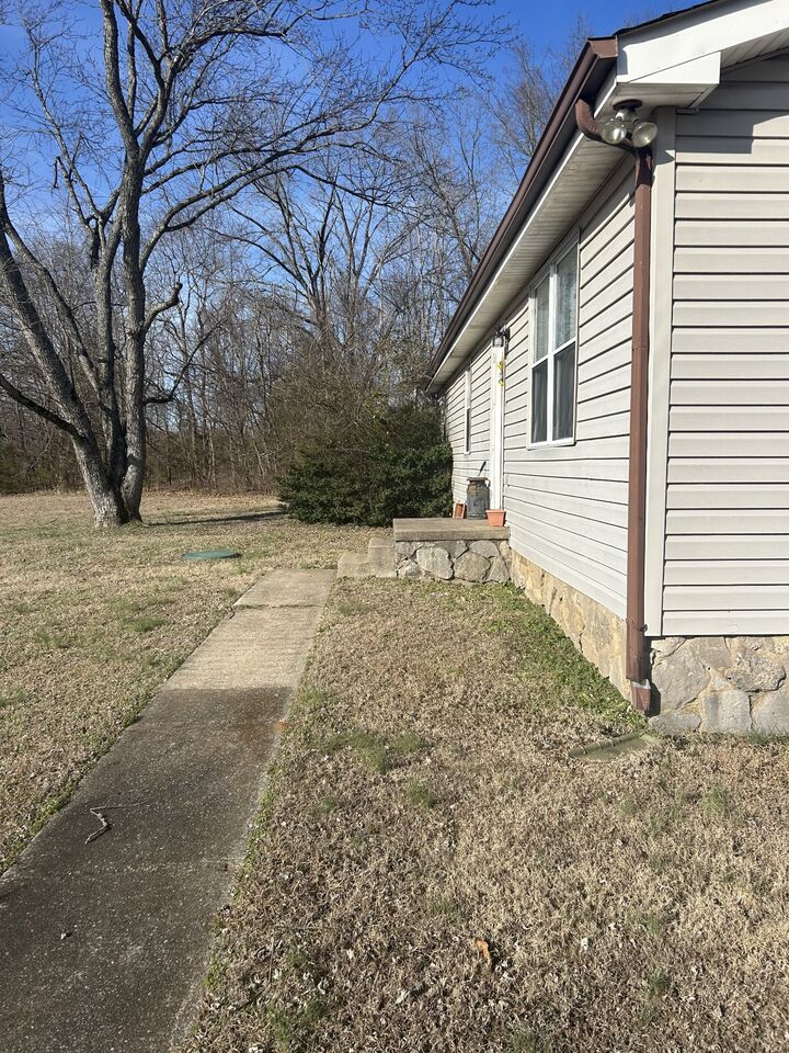 Property Photo:  1997 Logue Rd  TN 37122 