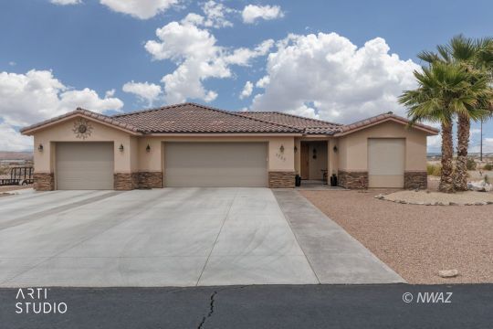 Property Photo: 1585 E Margaret Ln AZ 86432