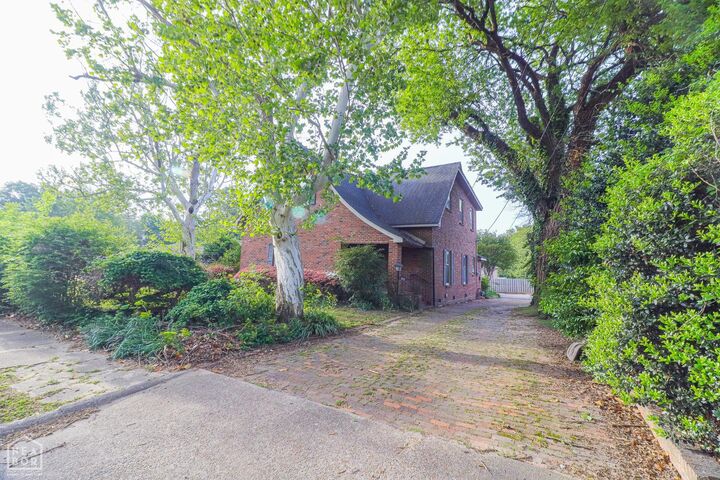 Property Photo:  623 W Oak Avenue  AR 72401 