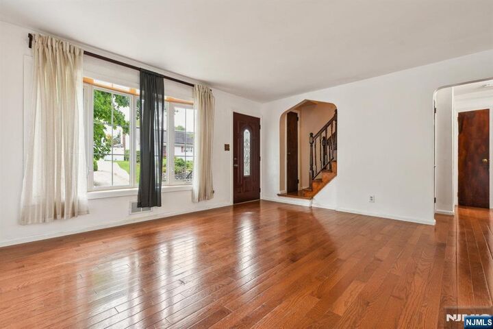 Property Photo:  482 S Elm Street  NJ 07607 