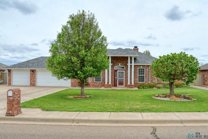 Property Photo:  2213 Raintree Boulevard  NM 88101 
