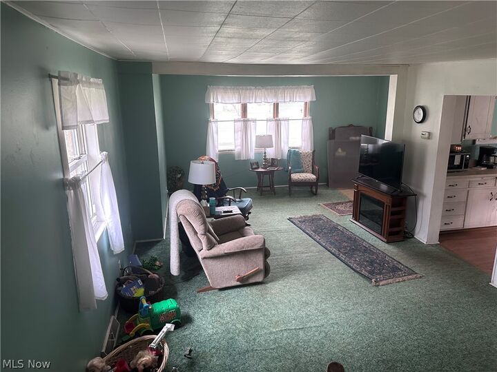 Property Photo:  8698 Howland Springs Road  OH 44484 