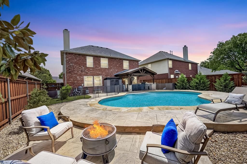 Property Photo: 2808 Scott Place TX 75072