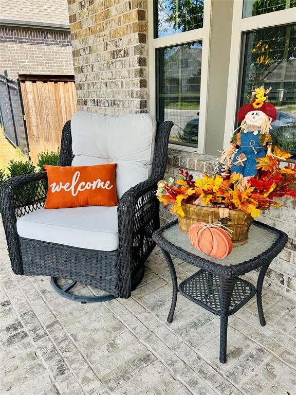 Property Photo: 4817 Beaver Creek Drive TX 76005