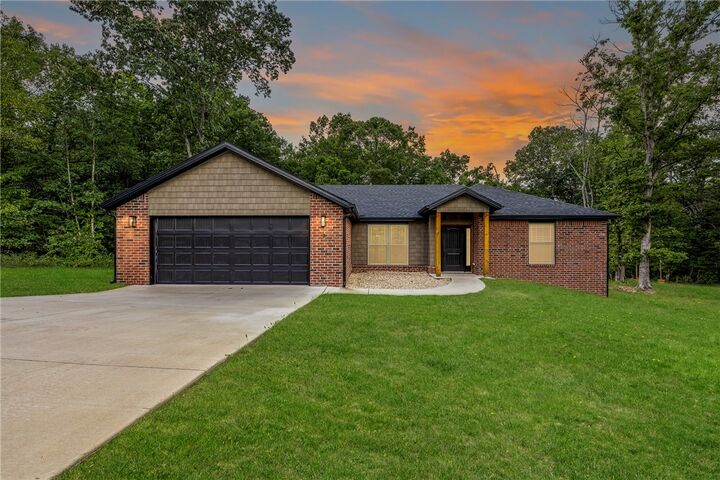 Property Photo: 3 Bridle Circle AR 72715