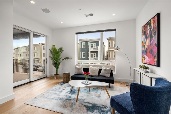 Property Photo: 946 Saratoga St 204 MA 02128