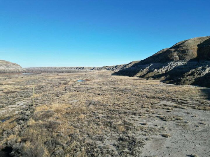 Property Photo: SE 6 28 18 W4 Highway 10 AB T0J 0Y0
