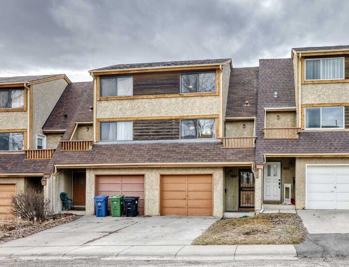 Property Photo:  6909 Ranchero Road NW  AB T3G 1J6 