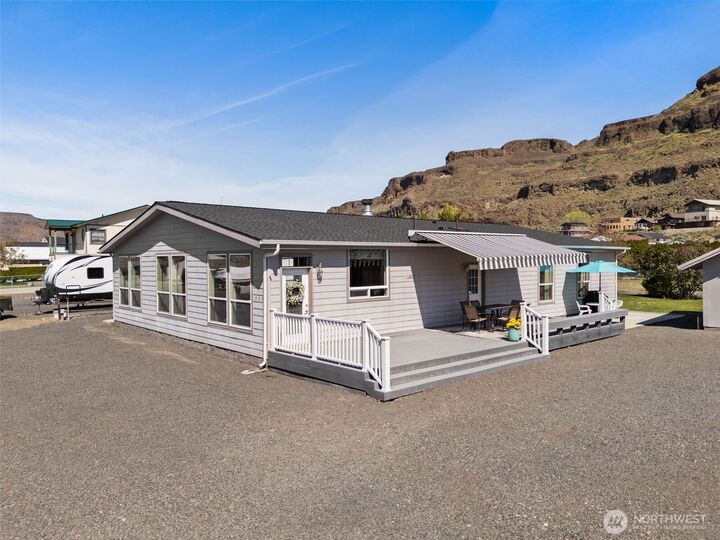 Property Photo:  905  Hunter Avenue SW  WA 98848 