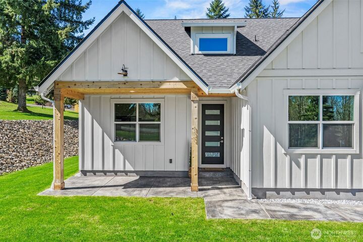 Property Photo:  117  Red Hawk Drive  WA 98611 