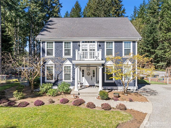 Property Photo:  1412  11th Lane  WA 98333 
