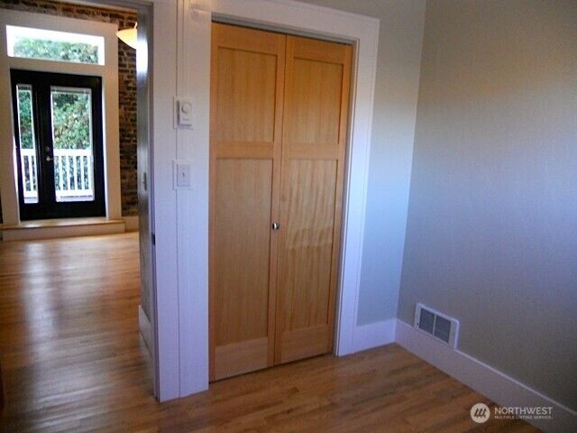 Property Photo:  112 1/2 E 1st Street  WA 98362 