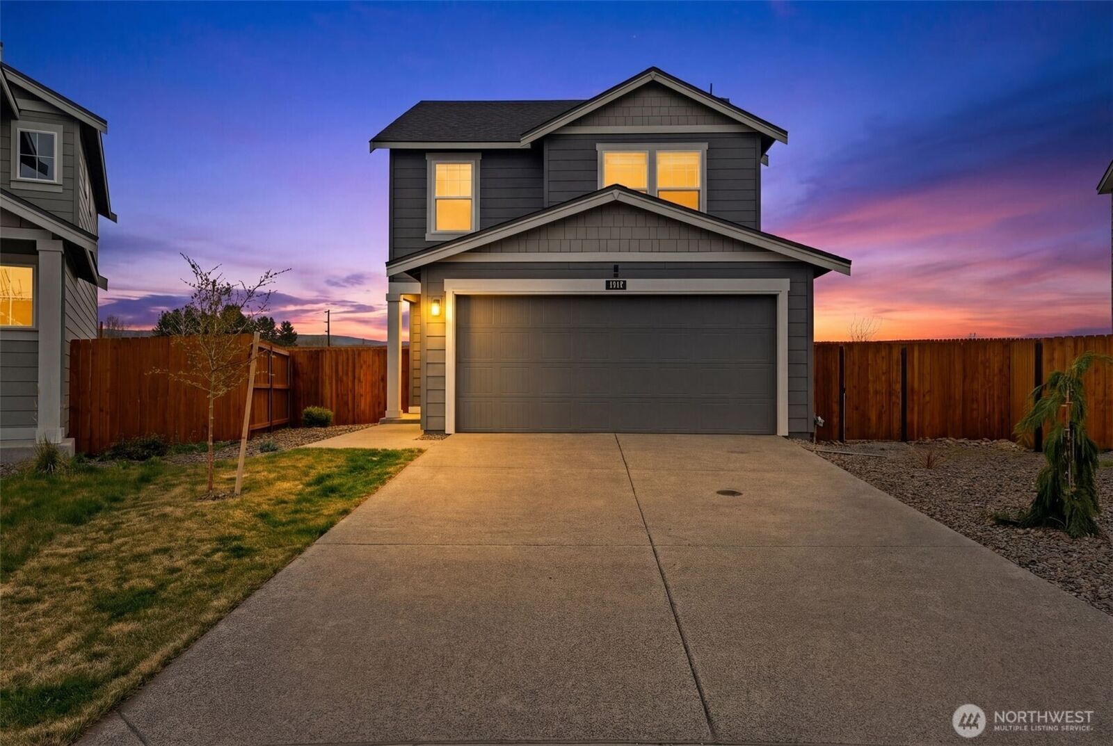 Property Photo:  1312  Morgan Court 329  WA 98926 