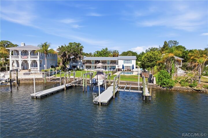 Property Photo:  503 NW 7th Avenue B  FL 34428 