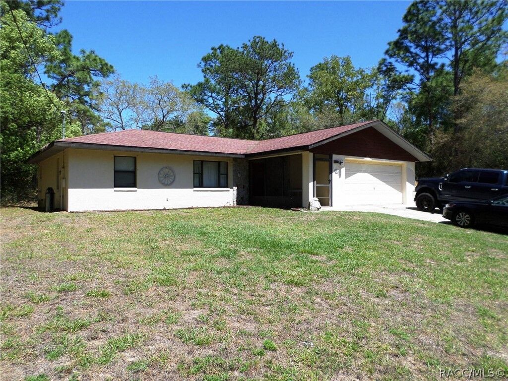 Property Photo: 1361 W Saint Elizabeth Place FL 34434