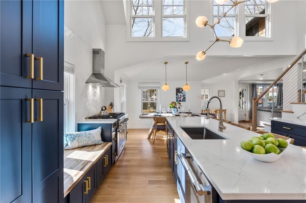 Property Photo:  14 Robsinson Street  RI 02882 