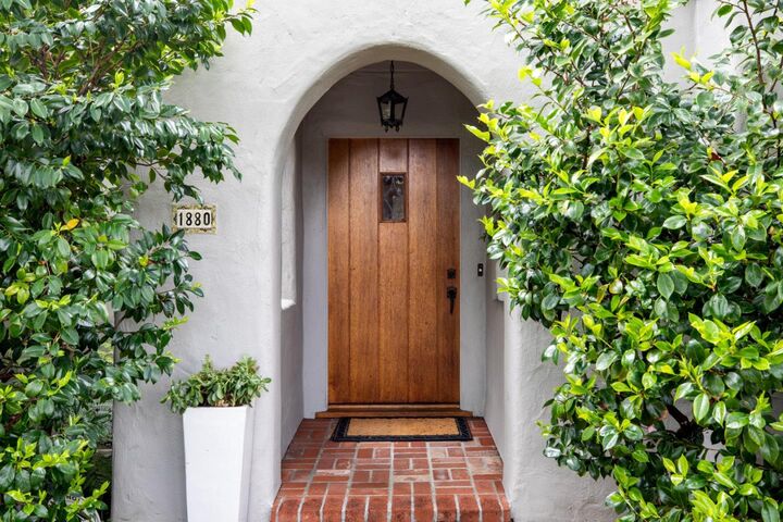 Property Photo:  1880 Fulton Street  CA 94303 