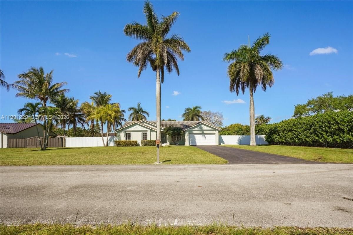 Property Photo: 1650 NW 14th Ter FL 33030