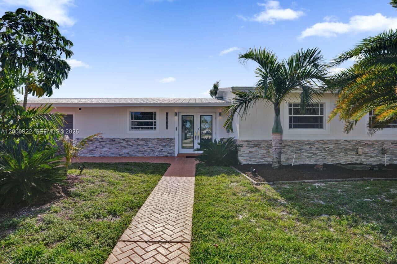 Property Photo:  17501 NW 85th Ave  FL 33015 