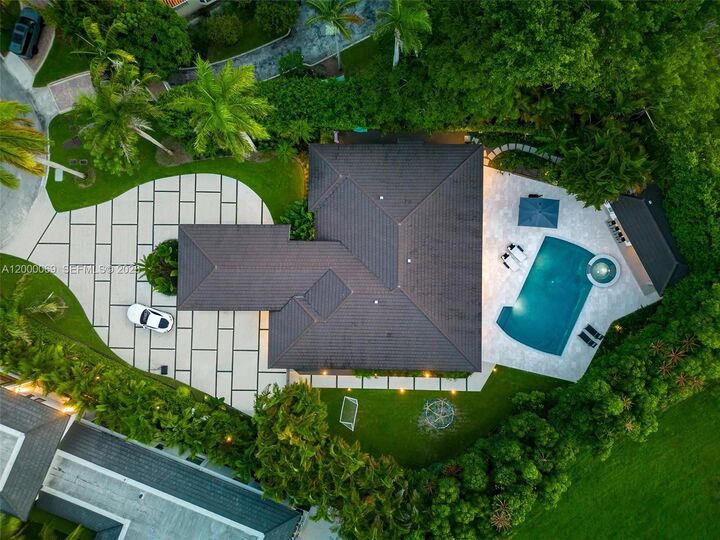 Property Photo: 4800 Bay Point Rd FL 33137