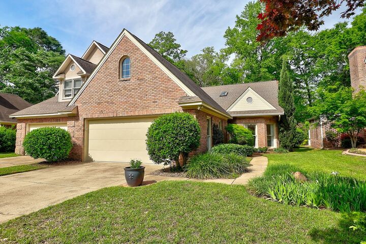 Property Photo: 19 Parkplace Court AL 36301