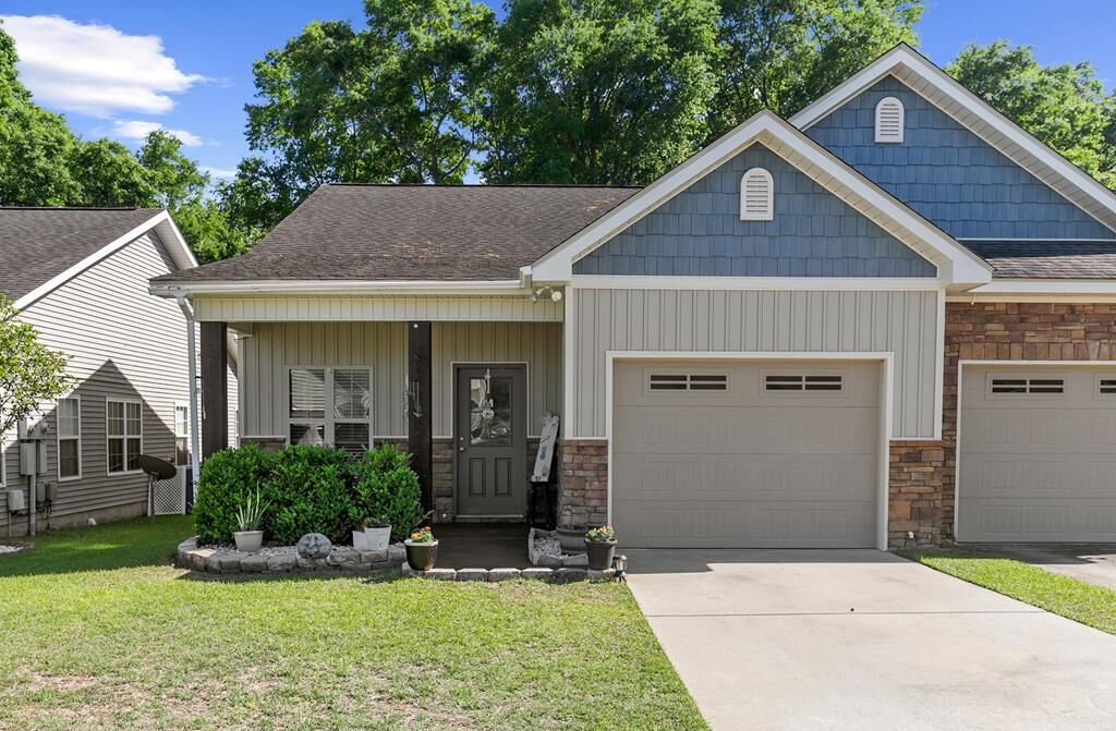 Property Photo:  121 Heyward  AL 36303 