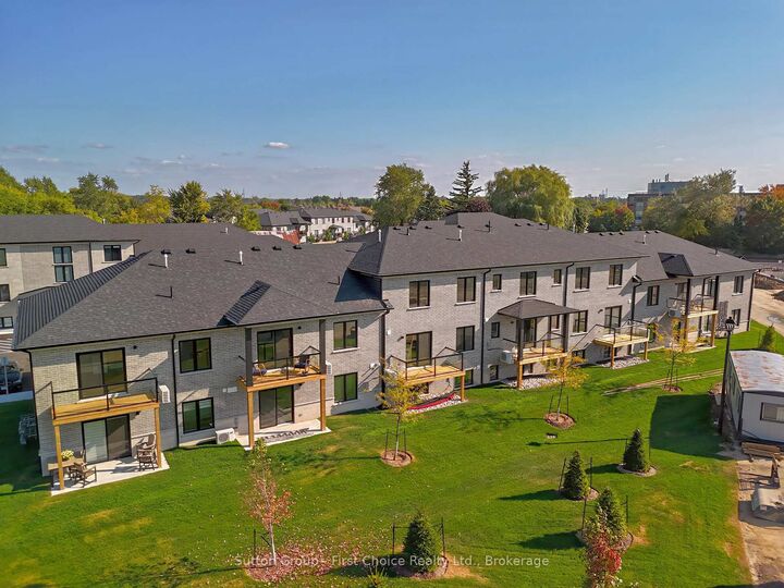 Property Photo: 3202 Vivian Line Unit 39 ON N5A 0K6