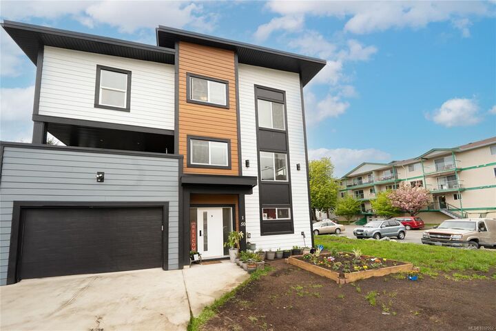 50 King George St N #1 — photo 1