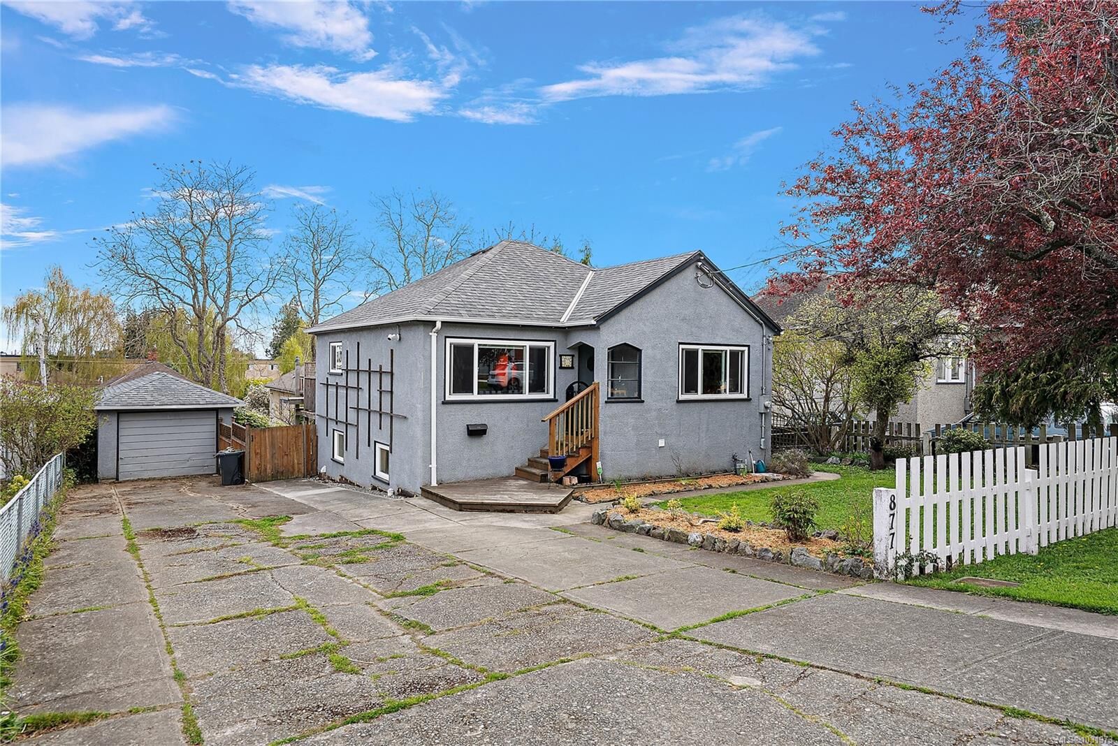 Property Photo:  877 Wollaston St  BC V9A 5A9 