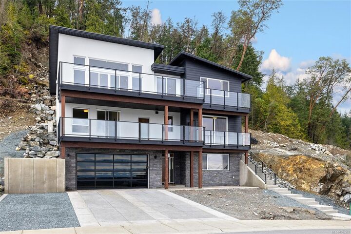 Property Photo: 414 Thetis Dr BC V9G 0C1