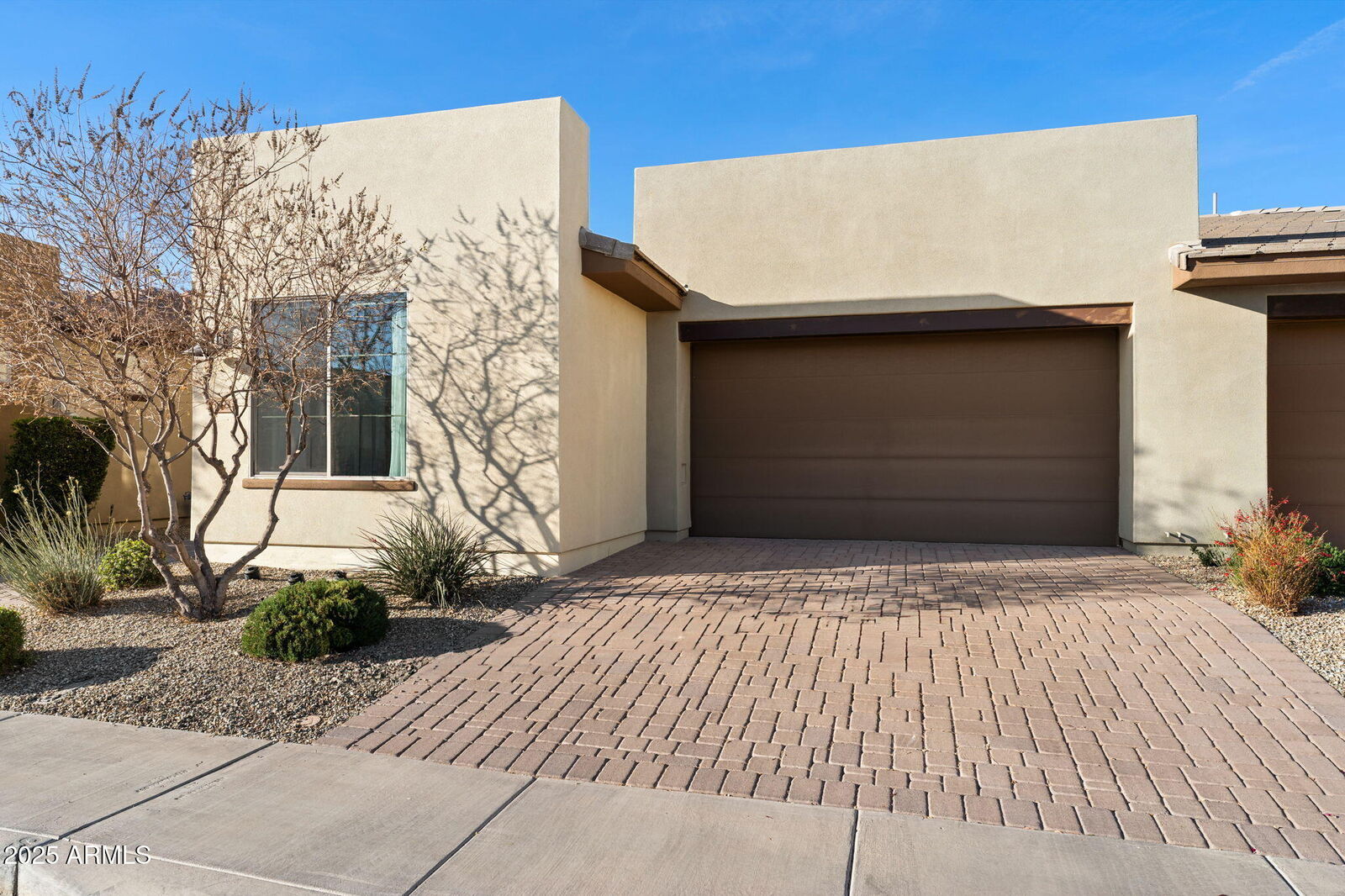 Property Photo: 678 E Cobble Stone Drive AZ 85140
