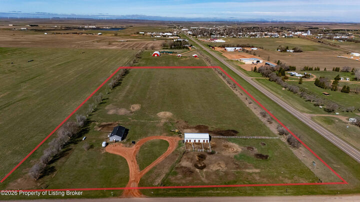 Property Photo:  8600 144th Avenue SW  ND 58623 