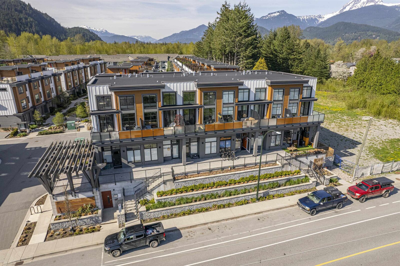 Property Photo:  39767 Government Road 104  BC V8B 0G3 