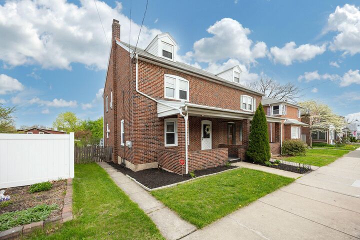 Property Photo:  615 Spruce Street  PA 19464 