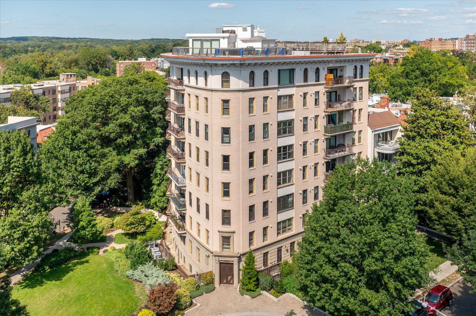 Property Photo:  2301 Connecticut Avenue NW 4A  DC 20008 