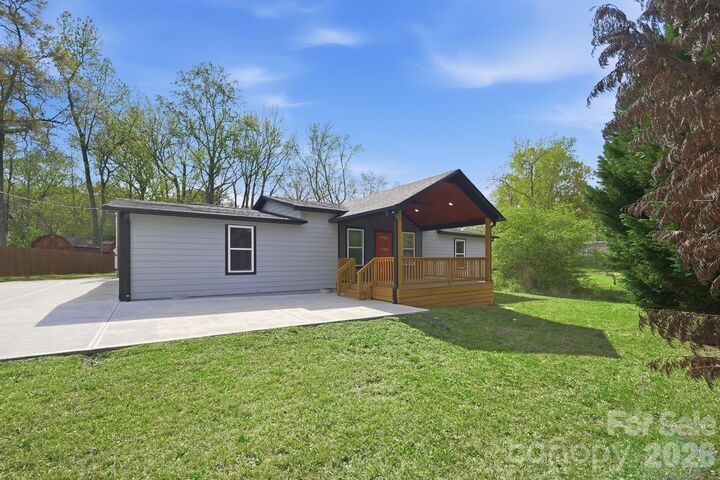 Property Photo:  501 Friendship Drive  NC 28105 