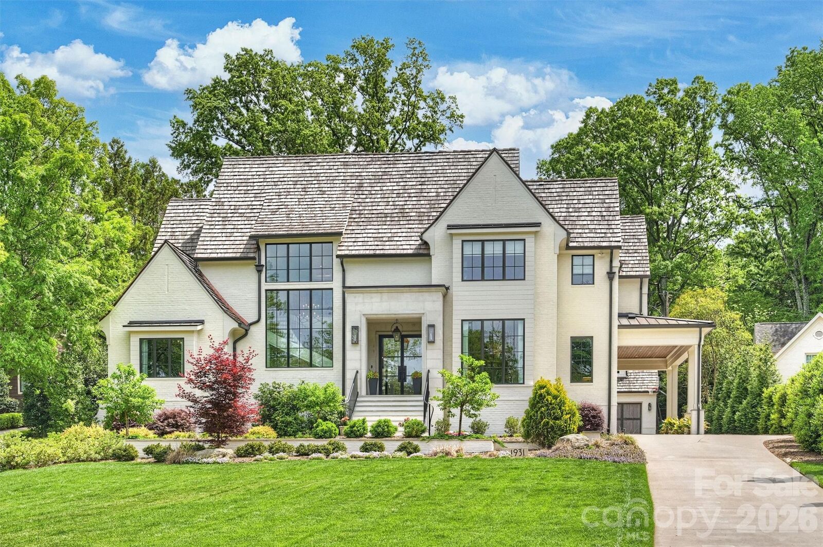 Property Photo: 1931 Shoreham Drive NC 28211