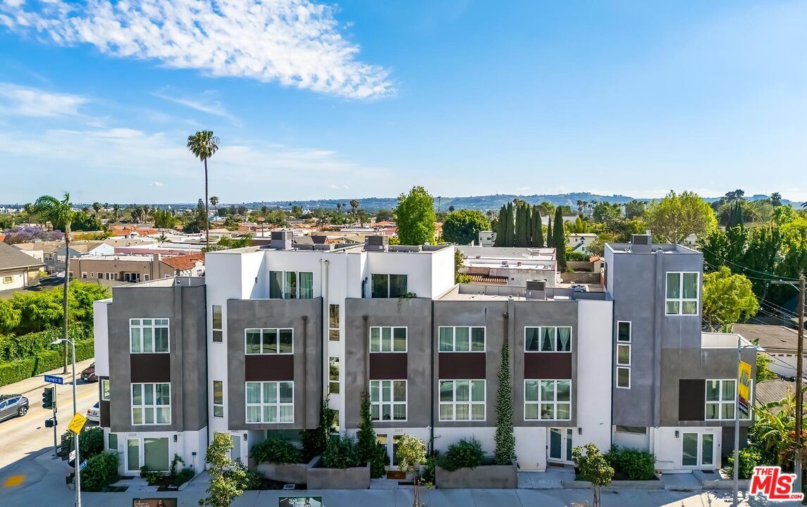 Property Photo:  5504 W Olympic Blvd  CA 90036 