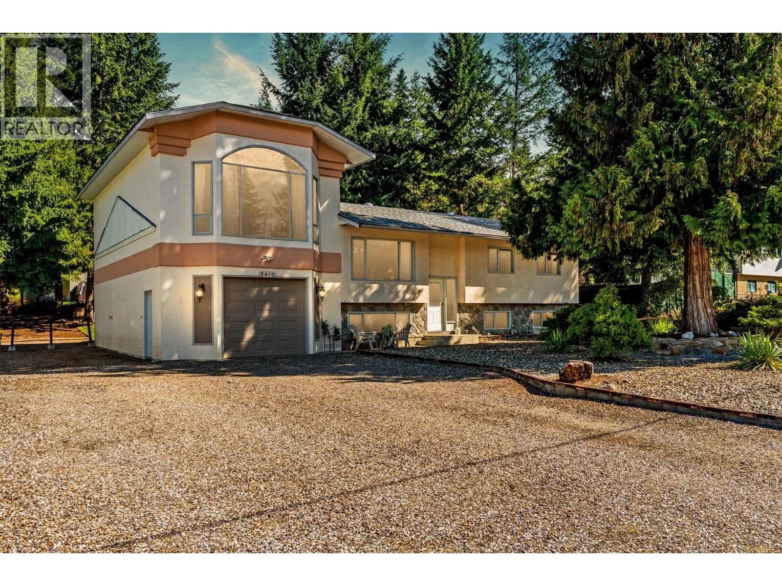 Property Photo: 3419 Larch Drive BC V4Y 0S8