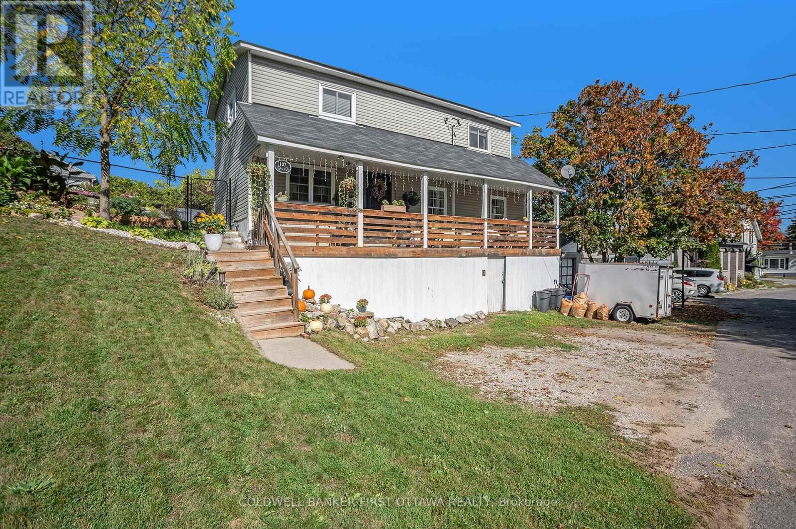 Property Photo:  107 Owen Street  ON K0G 1K0 