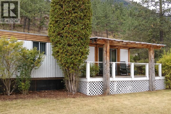 111 Hunt Road — photo 1