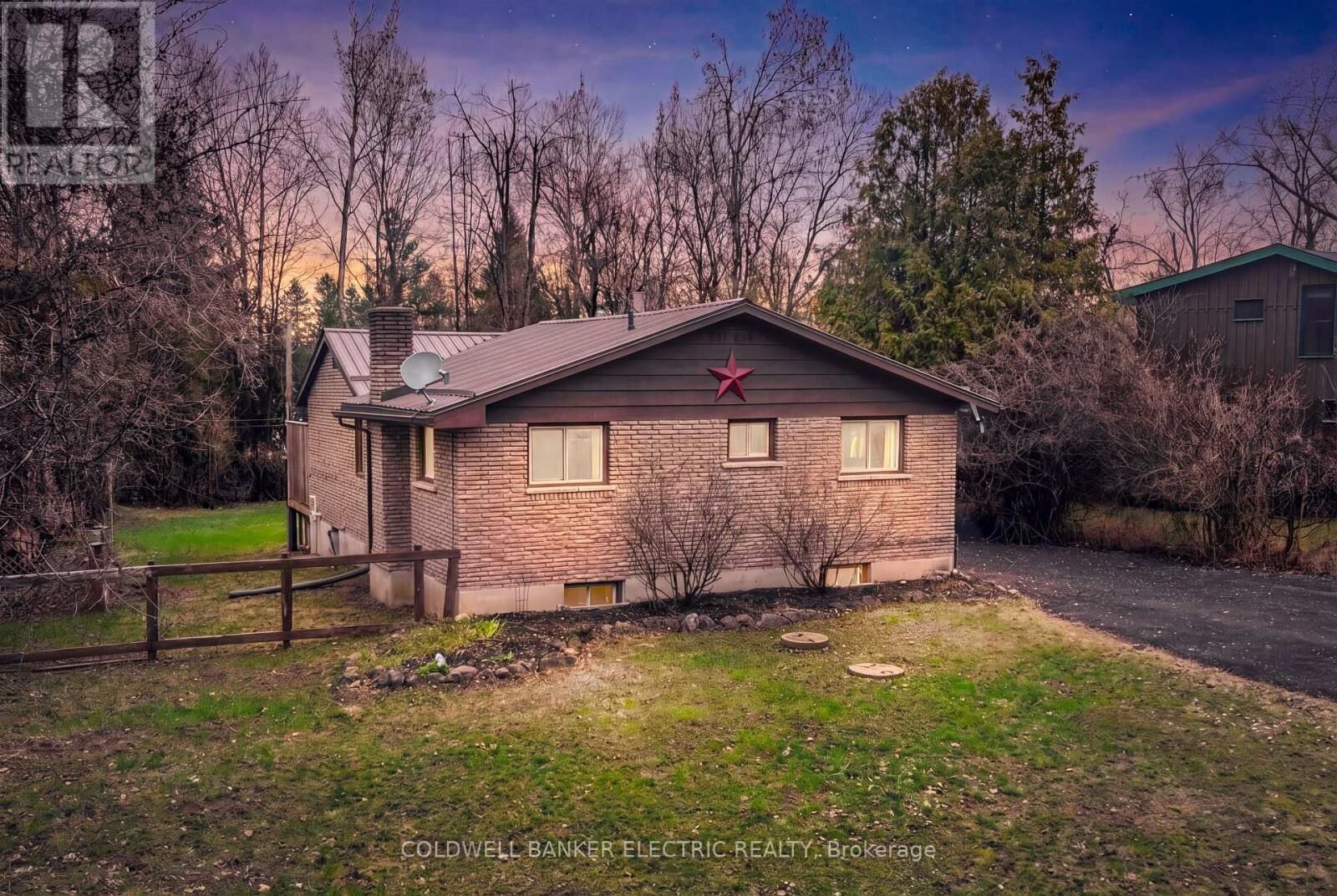 Property Photo:  30 Woods Avenue  ON K0L 2W0 