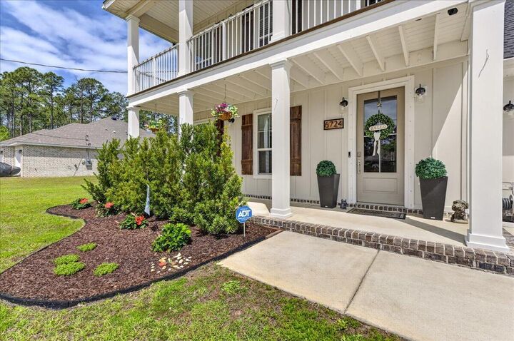 Property Photo: 6724 Kempton Street FL 32566