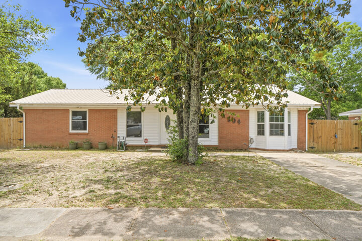 Property Photo:  504 23rd Street  FL 32578 
