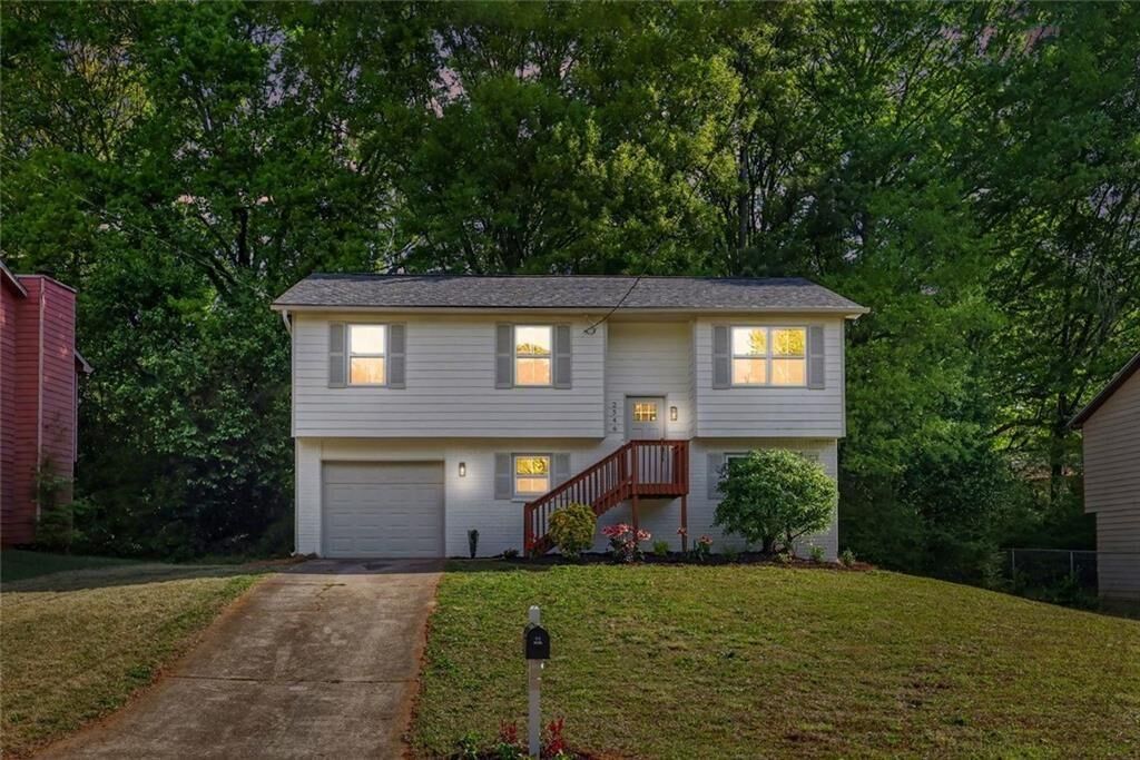 Property Photo:  2546 Candler Woods  GA 30032 