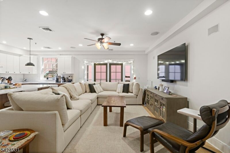 Property Photo:  315 Grand St 3  NJ 07030 