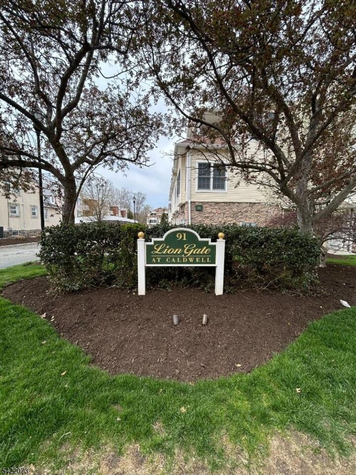 Property Photo:  91 Roseland Ave A8  NJ 07006 