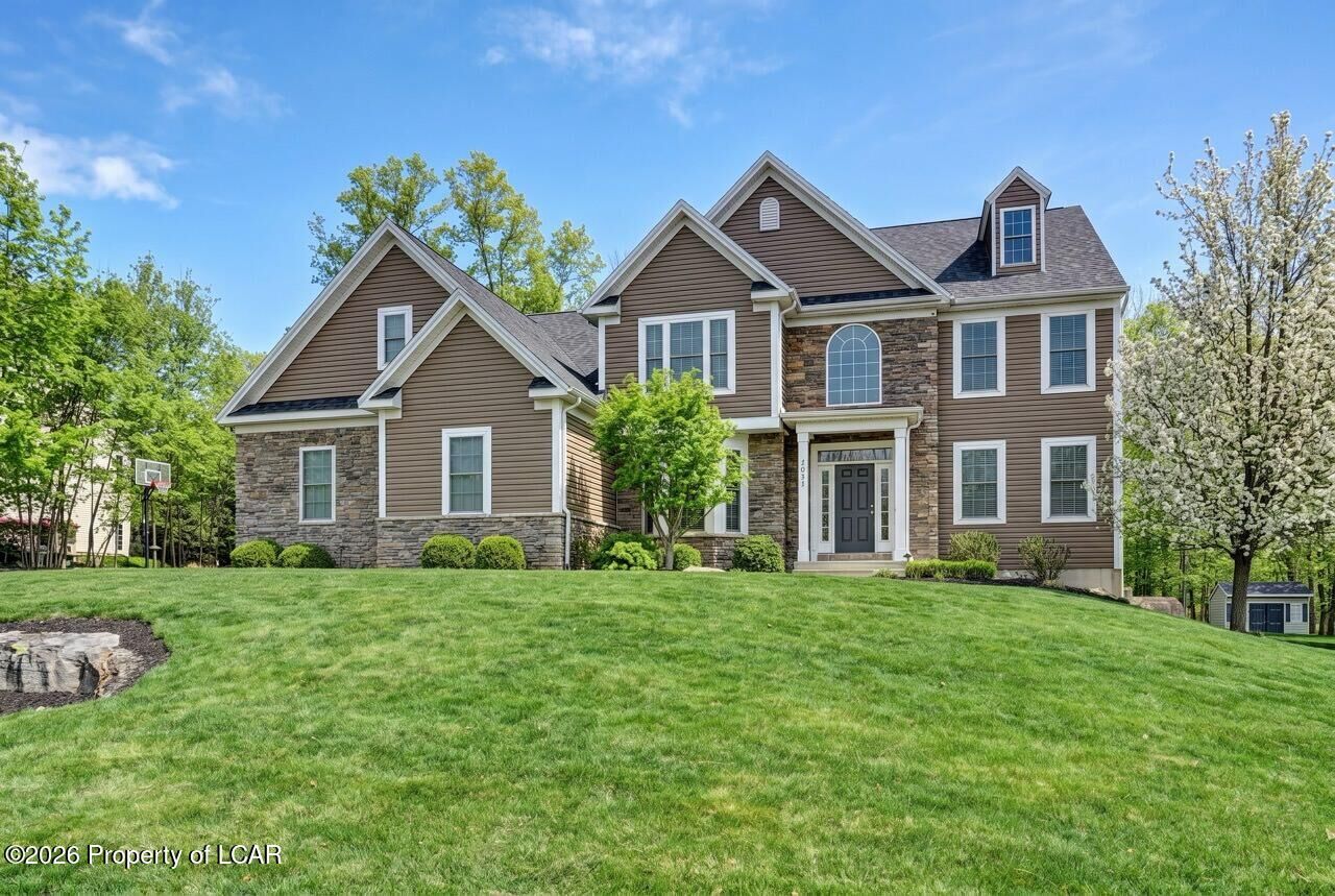 Property Photo:  1051 Manor Drive  PA 18707 