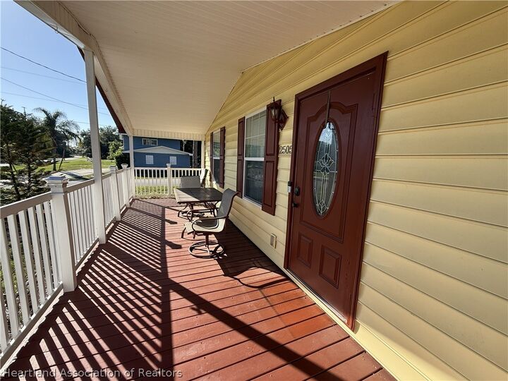 Property Photo:  2505 Sunset Drive  FL 33870 